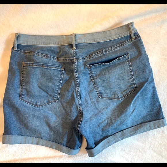 A.N.A. High Rise Denim Shorts - Picture 2 of 4